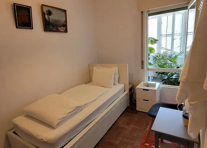 Cozy Near Airport , Metro And Train Station Lisboa