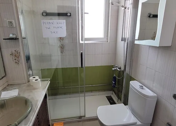 Cozy Near Airport , Metro And Train Station *