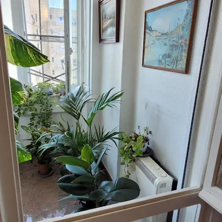 Kwatera prywatna Cozy Near Airport , Metro&train Station
